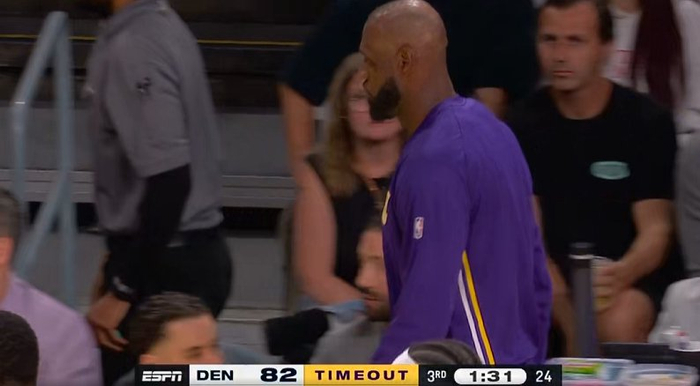 掘金追至82-85湖人暂停 詹