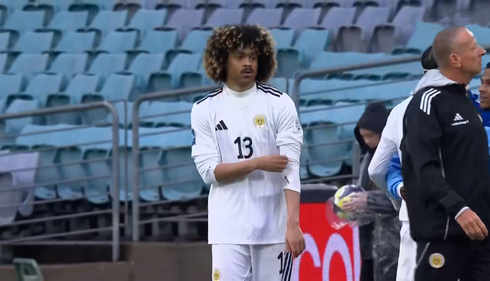 国足力克世界杯新军库拉索 陈达毅表现低迷引争