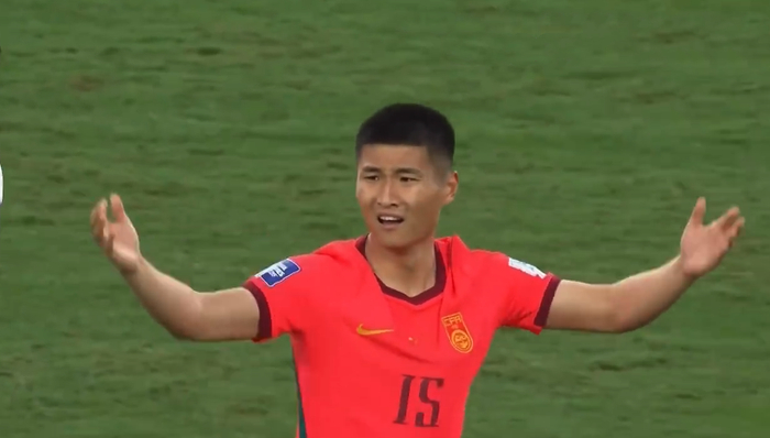 国足力克世界杯新军库拉索 陈达毅表现低迷引争