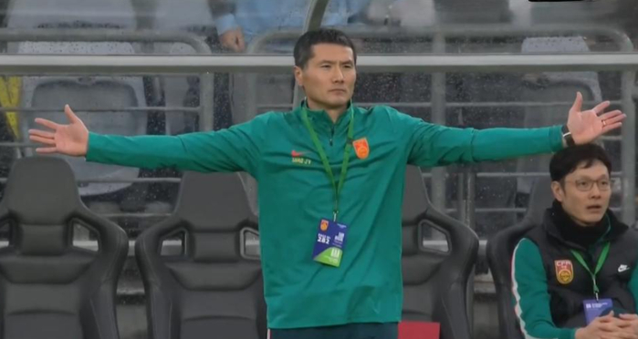 国足力克世界杯新军库拉索 陈达毅表现低迷引争