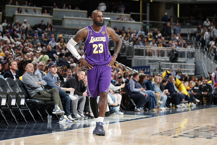 湖人三月强势登顶西部第三 东契奇暴走詹皇让权