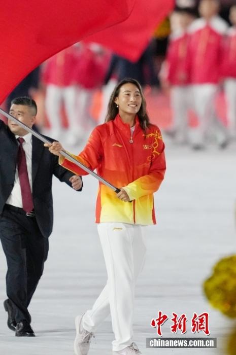 郑钦文连获两项WTA年度大奖，完成四年斩获年度